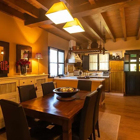 Castanin Jardin, Calma Y Llanes A 5 Min Feriehus *